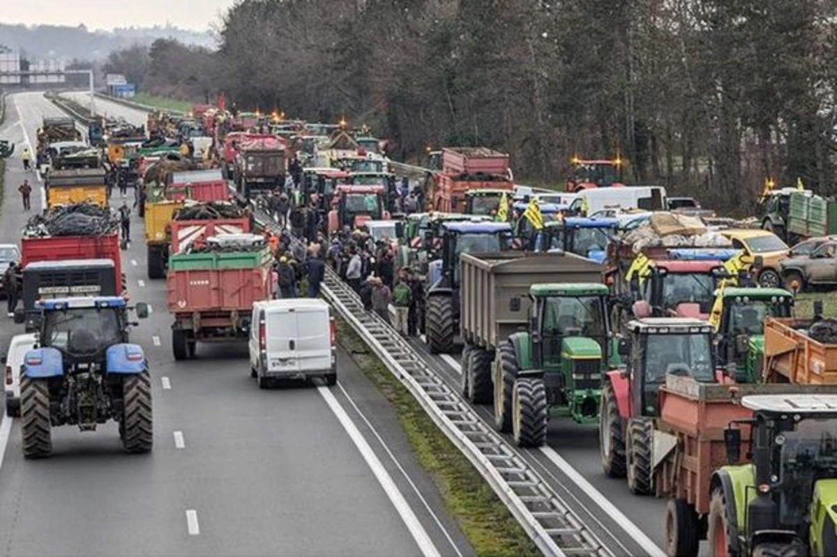 СМИ: В машине, сбившей насмерть фермеров на протесте во Франции, были армяне-нелегалы - ОБНОВЛЕНО + ФОТО